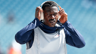 Antonio Brown Turns Himself In After Alledged Assault on Moving Truck Driver